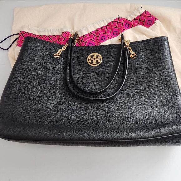 Tory Burch Handbags - Tory Burch Carson Chain-link Leather Tote Bag
